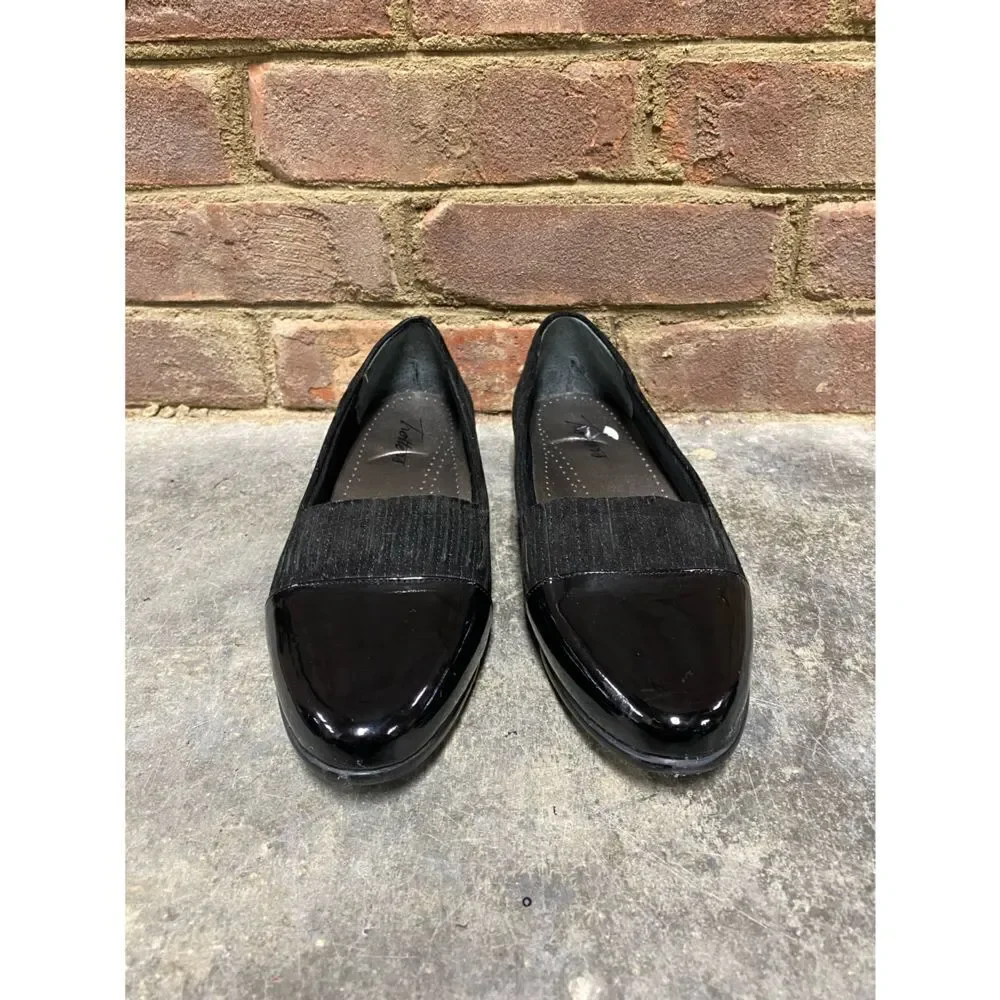 Trotters Black Patton Leather & Suede Flat Size 7.5